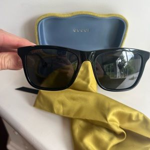 Gucci Black high bridge fit (GG0381SN)